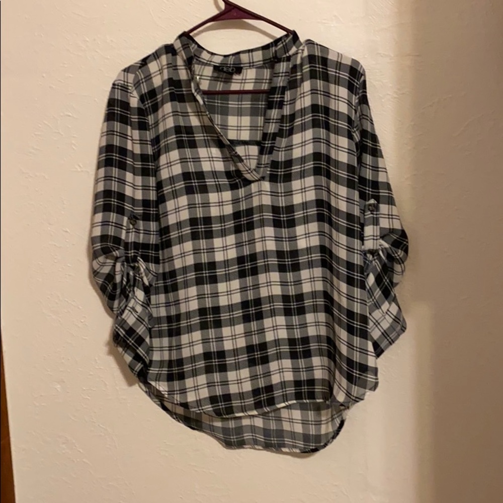 3/4 sleeved plaid top